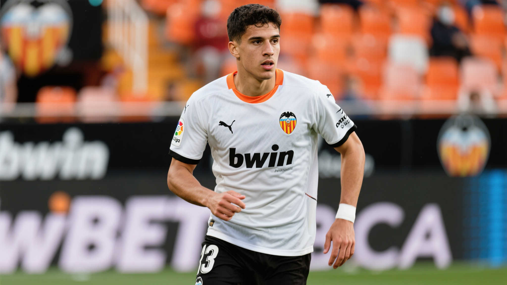 相对落后的 相对落后的